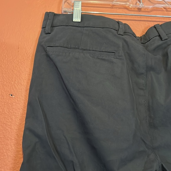 Old Navy Straight Ultimate Tech Built-In Flex Chino Pants - Picture 13 of 13